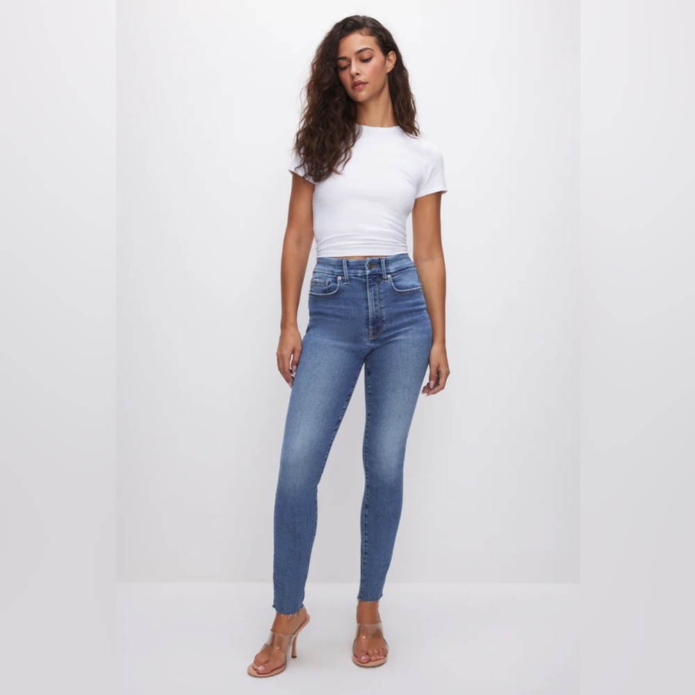 Good American Good Waist skinny jeans with a raw hem size 6